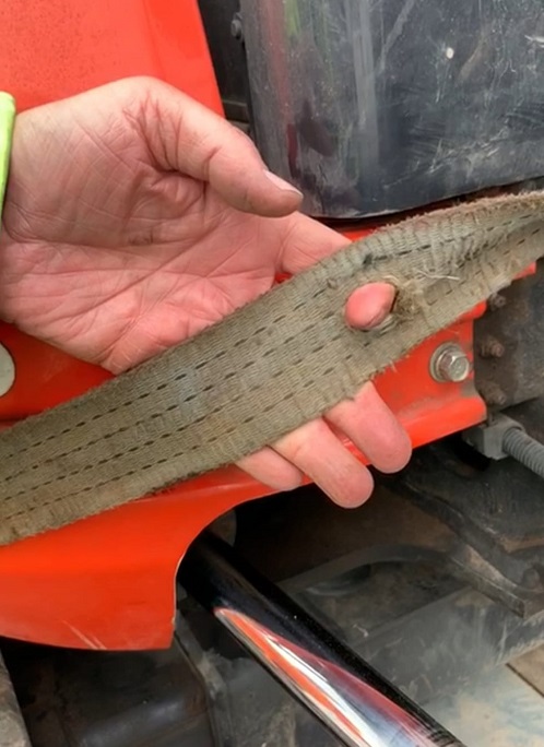 Please do regular walkaround checks to make sure your vehicle load is secure