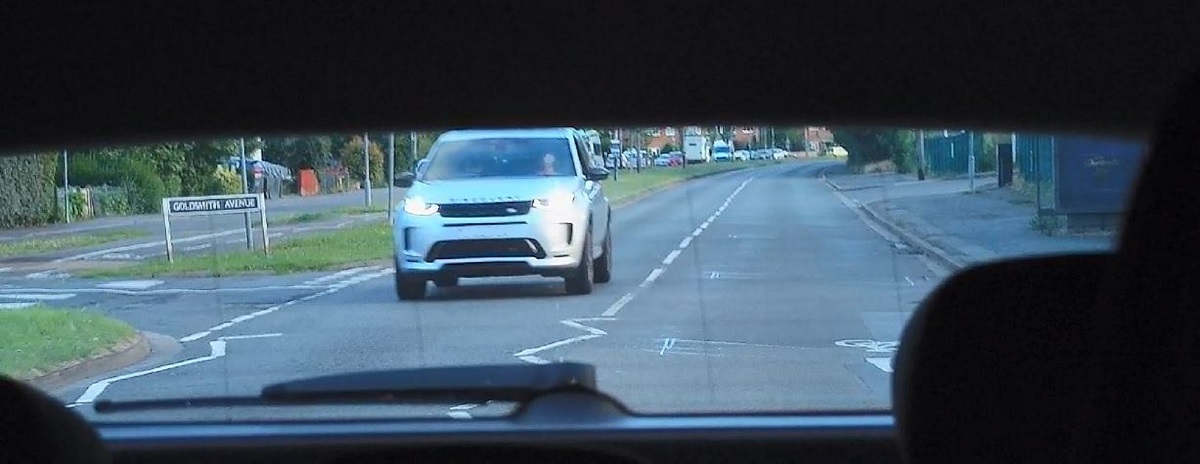 Warwick driver Op Snapped in overtaking manoeuvre